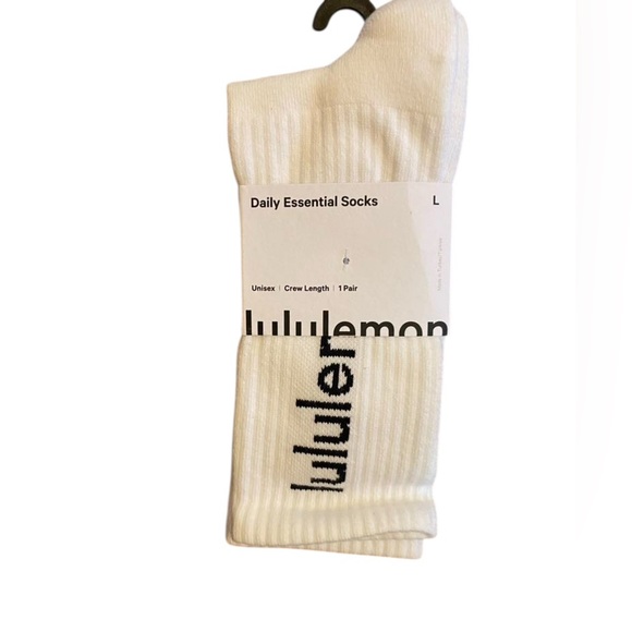NWT Lululemon daily essential socks WHITE Size L - Picture 2 of 5